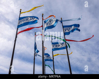 Flaggen auf Pier 39, San Francisco, CA, USA. Stockfoto