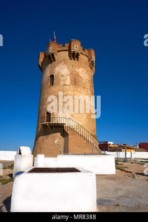 Paterna Turm in Valencia und Schornsteine der unterirdischen Höhle Häuser Stockfoto