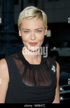 Connie Nielsen anreisen, bei der Premiere von "One Hour Photo" an der Akademie der Künste und Wissenschaften in Los Angeles. August 22, 2002. NielsenConnie 03 Red Carpet Event, Vertikal, USA, Filmindustrie, Prominente, Fotografie, Bestof, Kunst, Kultur und Unterhaltung, Topix Prominente Fashion/Vertikal, Besten, Event in Hollywood Leben - Kalifornien, Roter Teppich und backstage, USA, Film, Stars, Film Stars, TV Stars, Musik, Promis, Fotografie, Bestof, Kunst, Kultur und Unterhaltung, Topix, headshot, vertikal, eine Person aus dem Jahr 2002, Anfrage Stockfoto