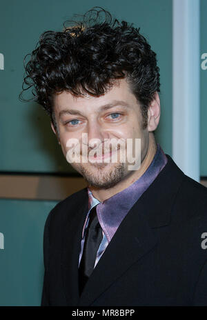 Andy Serkis anreisen, bei der Premiere von "Der Herr der Ringe: Die zwei Türme" am Cineramadome Theater in Los Angeles. Dezember 15, 2002 SerkisAndy 72 Red Carpet Event, Vertikal, USA, Filmindustrie, Prominente, Fotografie, Bestof, Kunst, Kultur und Unterhaltung, Topix Prominente Fashion/Vertikal, Besten, Event in Hollywood Leben - Kalifornien, Roter Teppich und backstage, USA, Film, Stars, Film Stars, TV Stars, Musik, Promis, Fotografie, Bestof, Kunst, Kultur und Unterhaltung, Topix, headshot, vertikal, eine Person aus dem Jahr 2002, Anfrage tsuni@ Stockfoto