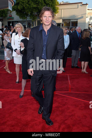 Liam Neeson anreisen, bei der Premiere von "K-19: The Widowmaker" an der Westwood Theatre in Los Angeles. Juli 15, 2002. NeesonLiam 01A Red Carpet Event, Vertikal, USA, Filmindustrie, Prominente, Fotografie, Bestof, Kunst, Kultur und Unterhaltung, Topix Prominente Fashion/Vertikal, Besten, Event in Hollywood Leben - Kalifornien, Roter Teppich und backstage, USA, Film, Stars, Film Stars, TV Stars, Musik, Promis, Fotografie, Bestof, Kunst, Kultur und Unterhaltung, Topix, vertikal, eine Person aus dem Jahr 2002, Anfrage tsuni@Gamma-USA.com Mode - Volle Len Stockfoto