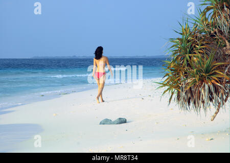 Malediven, Strand | Malediven, Strandspaziergang Stockfoto