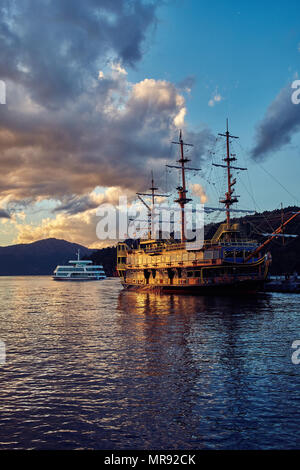 Fähre Konzipiert als Piratenschiff auf dem Ashi-see, Hakone, Japan Stockfoto