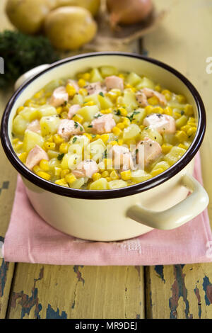 Lachs süß, Mais, Kartoffeln Chowder Stockfoto