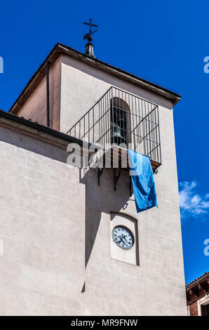 Glockenturm der Iglesia de San Ildefonso, Plaza de San Ildefonso, Barrio de Maravillas, Distrito Centro, Madrid, Spanien. Stockfoto