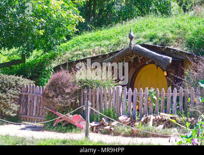 Hobbit Loch in Hobbitojn, Nz Stockfoto