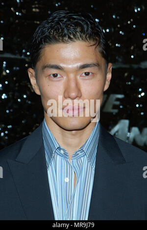 Rick Yune anreisen, bei der Premiere von 'Die Another Day' im Shrine Auditorium in Los Angeles. November 11, 2002. YuneRick 116 Red Carpet Event, Vertikal, USA, Filmindustrie, Prominente, Fotografie, Bestof, Kunst, Kultur und Unterhaltung, Topix Prominente Fashion/Vertikal, Besten, Event in Hollywood Leben - Kalifornien, Roter Teppich und backstage, USA, Film, Stars, Film Stars, TV Stars, Musik, Promis, Fotografie, Bestof, Kunst, Kultur und Unterhaltung, Topix, headshot, vertikal, eine Person aus dem Jahr 2002, Anfrage tsuni@Gamma-USA.com Stockfoto