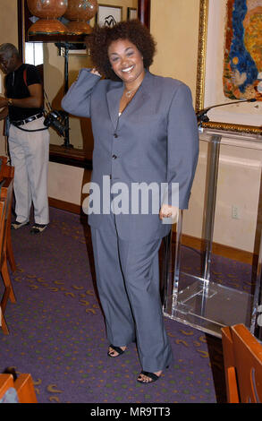 Jill Scott präsentierte die Nominierung für den Soul Train Lady of Soul award-2002 bei der spago Restaurant in Beverly Hills, Los Angeles. Juli 23, 2002. ScottJill 02 Red Carpet Event, Vertikal, USA, Filmindustrie, Prominente, Fotografie, Bestof, Kunst, Kultur und Unterhaltung, Topix Prominente Fashion/Vertikal, Besten, Event in Hollywood Leben - Kalifornien, Roter Teppich und backstage, USA, Film, Stars, Film Stars, TV Stars, Musik, Promis, Fotografie, Bestof, Kunst, Kultur und Unterhaltung, Topix, vertikal, eine Person aus dem Jahr 2002, Anfrage t Stockfoto