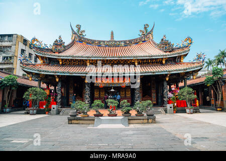 Taipei, Taiwan - 25 April 2018: Dalongdong Baoan Tempel Stockfoto