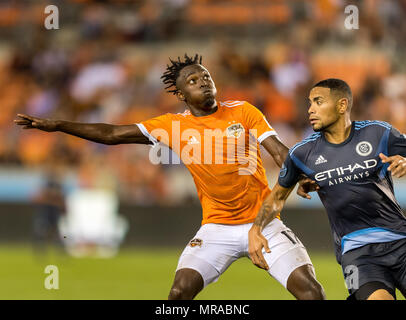 Mai 25, 2018: Houston Dynamo vorwärts Albertino Elis (17) Während eines Spiels zwischen den New York City FC und der Houston Dynamo am 25 Mai, 2018 bei BBVA Compass Stadion in Houston, Texas Houston Dynamo gewann 3-1 Stockfoto