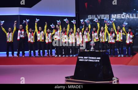 Bangkok, Thailand. 26 Mai, 2018. Team Thailand feiern auf dem Podium während der Verleihung des BWF Uber Cup 2018 in Bangkok, Thailand, am 26. Mai 2018. Team Thailand verlor Japan im Finale gegen die Mannschaft von 0-3 und gewann den zweiten Platz der Veranstaltung. Credit: Wang Shen/Xinhua/Alamy leben Nachrichten Stockfoto