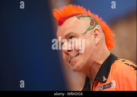 25. Mai 2018, Deutschland, Gelsenkirchen: Schottische dart Spieler und Meister Peter im letzten Jahr Wright in Aktion im Deutschen Dart Meister 2018 der PDC World Series. Foto: Friso Gentsch/dpa Stockfoto