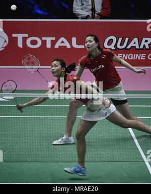 Bangkok, Thailand. 26 Mai, 2018. Jongkolphan Kititharakul/Puttita Supajirakul (R) von Team Thailand konkurrieren während der Endrunde gegen Yuki Fukushima/Sayaka Hirota von Team Japan bei der Bwf Uber Cup 2018 in Bangkok, Thailand, am 26. Mai 2018. Team Thailand verlor Japan im Finale gegen die Mannschaft von 0-3 und gewann den zweiten Platz der Veranstaltung. Credit: Wang Shen/Xinhua/Alamy leben Nachrichten Stockfoto