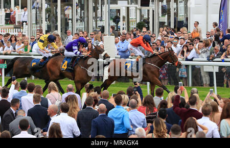 Die Rennbahn von Chester, Chester, UK. 26 Mai, 2018. Chester Rennen, römische Tag; Ben Robinson Fahrten Baraweez Sieg im Caldwell Bau Handicap Kredit: Aktion plus Sport/Alamy leben Nachrichten Stockfoto