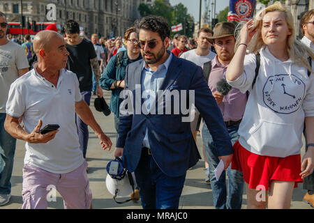 London, UK, 26. Mai 2018. Breitbart Editor Raheem Kassam an der Demo frei Tommy Robinson Credit: Alex Cavendish/Alamy leben Nachrichten Stockfoto