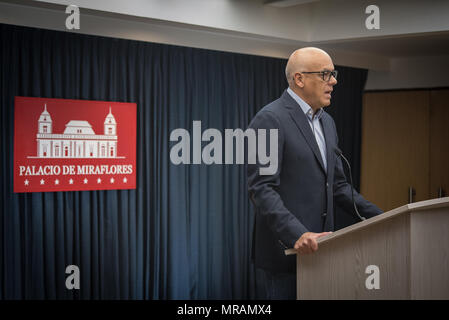 26. Mai 2018. Caracas, Venezuela. Der venezolanische Minister für Kommunikation, Jorge Rodríguez, in die Medien und die Freilassung der US-Bürger Joshua Holt zu verkünden, der Verschwörung und Spionage vorgeworfen. Credit: Marcos Salgado/Alamy leben Nachrichten Stockfoto