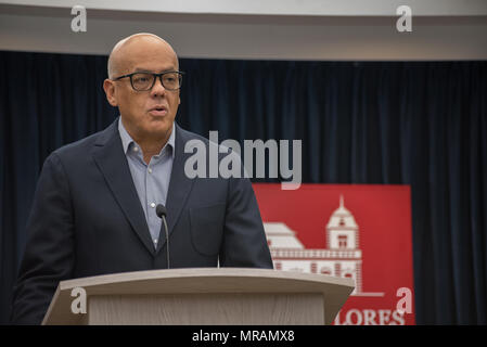 26. Mai 2018. Caracas, Venezuela. Der venezolanische Minister für Kommunikation, Jorge Rodríguez, in die Medien und die Freilassung der US-Bürger Joshua Holt zu verkünden, der Verschwörung und Spionage vorgeworfen. Credit: Marcos Salgado/Alamy leben Nachrichten Stockfoto