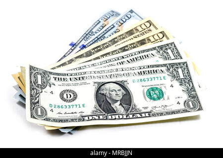 Blick auf eine Gruppe von US-Dollar auf den Tisch legen. Über weiß Stockfoto