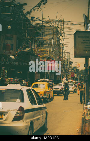 Kolkata, Indien, street photography, Straßenbahn, Rikscha, saint, Pilgrim, heiliger Mann, der Kampf des Lebens, überleben, leben auf der Straße, Liebe, Glück, nistalgic nostia, alte Stadt, ein Stockfoto