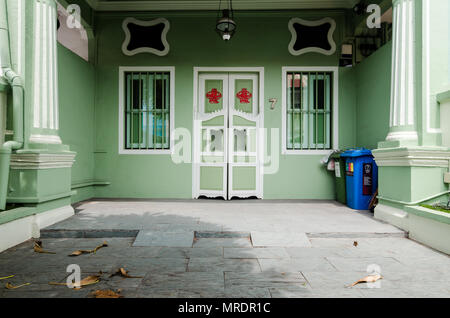 Bunte' Peranakan' Haus. Das Wort "Peranakan' von der lokalen Bevölkerung des Malaiischen Archipels ausländische Einwanderer zu Adresse verwendet. Stockfoto