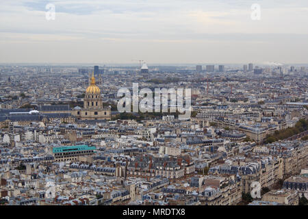 Panoramablick auf Paris vom Eiffelturm Stockfoto