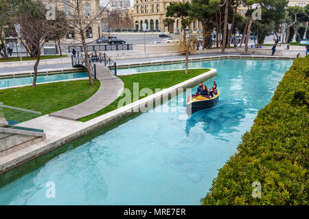 Baku, Aserbaidschan, 10. März 2018: Kleine Venedig Wasser Park auf Baku Boulevard im Frühling Stockfoto