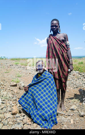 Mursi Stamm Frau - 05. Oktober 2012, Omo Valley, Äthiopien Stockfoto