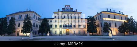 PARMA, Italien - 18 April 2018: Das Panorama der Palast Palazzo Ducale - Ducal Palace in der Abenddämmerung. Stockfoto