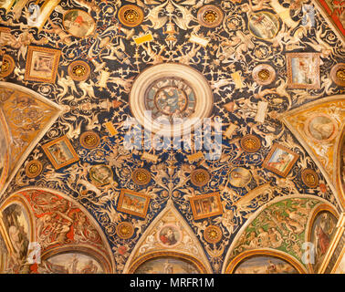 PARMA, Italien - 17. APRIL 2018: Die ceilig Fresko (grotesk) der Kamera di San Paolo von Alessandro Araldi (1514). Stockfoto