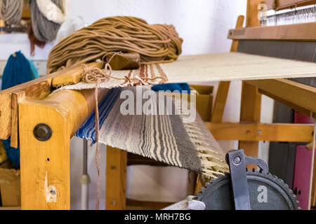 Loom verwendet für das Weben von Südwesten, Native American decken. Stadt Chimayó, entlang der Hohen Straße zwischen Santa Fe und Taos, New Mexico, USA. Stockfoto