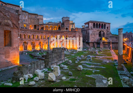 Der Trajan Markt bei Sonnenuntergang in Rom, Italien. Stockfoto