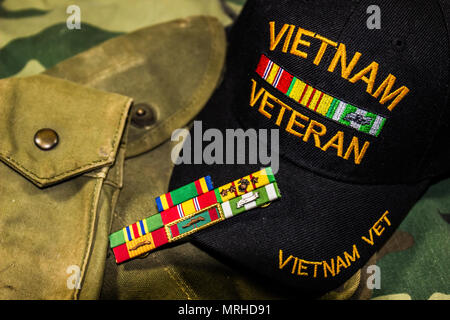 Vietnam Veteran Hut mit Service Bänder & Ammo Pouch Stockfoto