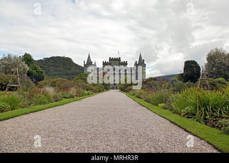 Pfad zu Inverary Castle Stockfoto