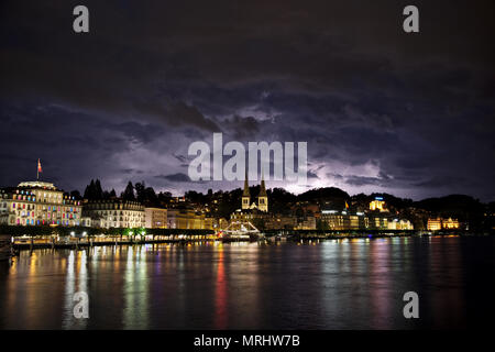 Blitz über Luzern in der Schweiz Stockfoto