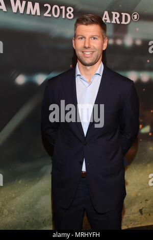 WM Präsentation 2018 ARD/ZDF Hotel Empire Riverside, Hamburg 23.04.2018 Mit: Thomas Hitzlsperger Wo: Hamburg, Deutschland Wann: 23 Apr 2018 Credit: Becher/WENN.com Stockfoto