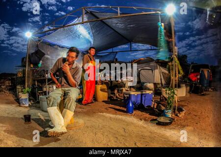 Bericht über das Leben und die Bewohner der Fischerei der Gemeinschaft La Manga, eine Kolonie, die scheint so marginal als privilegierte die Vorteile von Meer, suchen Stockfoto