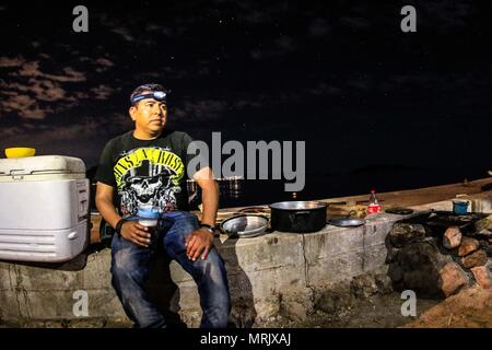 Bericht über das Leben und die Bewohner der Fischerei der Gemeinschaft La Manga, eine Kolonie, die scheint so marginal als privilegierte die Vorteile von Meer, suchen Stockfoto