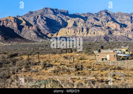 Bericht über das Leben und die Bewohner der Fischerei der Gemeinschaft La Manga, eine Kolonie, die scheint so marginal als privilegierte die Vorteile von Meer, suchen Stockfoto