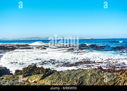 Robben Island (Afrikaans: robbeneiland) Insel im Table Bay, westlich von der Küste von Bloubergstrand, Kapstadt, Südafrika. Der Name ist Niederländisch für die eal Stockfoto