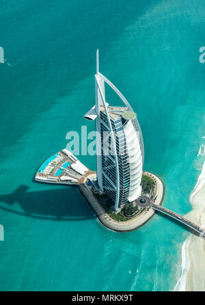 Dubai, Vereinigte Arabische Emirate, 18. Mai, 2018: Luftaufnahme der Welt am besten bewertet Hotel Burj Al Arb Stockfoto