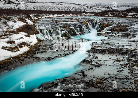 Geheime Bruarfoss Wasserfall im Winter Island Stockfoto