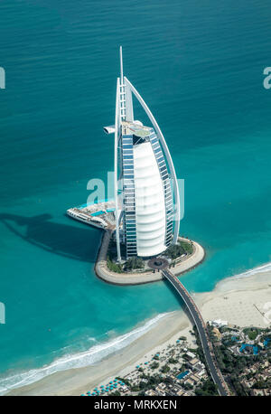 Dubai, Vereinigte Arabische Emirate, 18. Mai, 2018: Luftaufnahme der Welt am besten bewertet Hotel Burj Al Arb Stockfoto