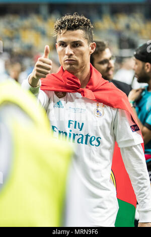 Kiew. 26 Mai, 2018. Cristiano Ronaldo von Real Madrid Gesten nach der UEFA Champions League Finale zwischen Liverpool und Real Madrid in Kiew, Ukraine am 26. Mai 2018. Real Madrid behauptete den Titel mit 3-1. Credit: Wu Zhuang/Xinhua/Alamy leben Nachrichten Stockfoto