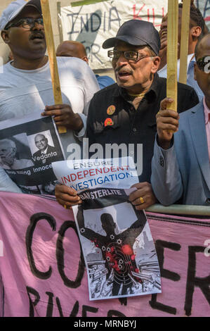 London, Großbritannien. 26 Mai, 2018. London, Großbritannien. Hunderte außerhalb der Indischen hohe Kommission Protest gegen die Indische Regierung Mitschuld an der brutalen Unterdrückung der Proteste gegen die Verschmutzung der Sterlite Kupfer Werk in Thoothukudi, im südlichen Bundesstaat Tamil Nadu. Credit: Peter Marschall/Alamy leben Nachrichten Stockfoto