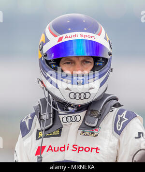 Silverstone Circuit, Towcester, UK. 27. Mai, 2018. Cooper reifen Welt RX von Großbritannien, die SpeedMachine Festival; Mattias Ekström (SWE) im Audi S1 Quattro EKS-RX für Team EKS Audi Sport tragen seinen Helm in die Töpfe schauen die Qualifikation Credit: Aktion plus Sport/Alamy leben Nachrichten Stockfoto