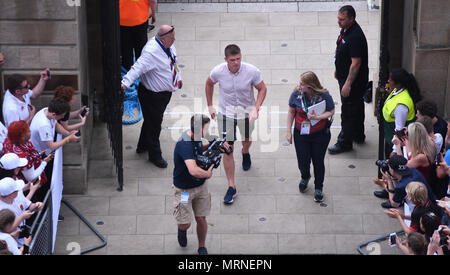 Twickenham Stadium, London, UK. 27. Mai, 2018. Internationalen Rugby freundlich, England gegen Barbaren; Owen Farrell ankommt bei Twickenham Credit: Aktion plus Sport/Alamy leben Nachrichten Stockfoto