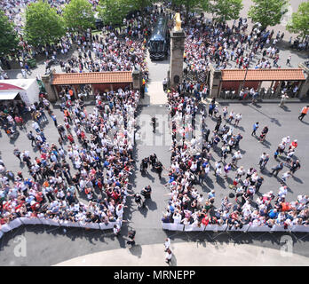 Twickenham Stadium, London, UK. 27. Mai, 2018. Internationalen Rugby freundlich, England gegen Barbaren; Barbaren Ankommen bei Twickenham Credit: Aktion plus Sport/Alamy leben Nachrichten Stockfoto