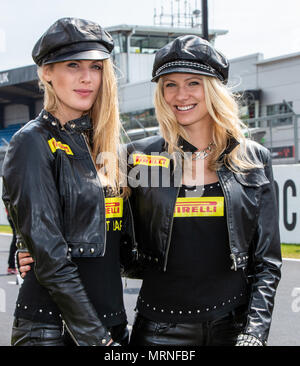 Donington Park Circuit, Derby, Großbritannien. 27. Mai, 2018. World Superbikes, Prosecco DOC UK Runde 6; Die prirelli Grid Girls Credit: Aktion plus Sport/Alamy leben Nachrichten Stockfoto