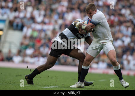 Twickenham, England, 27. Mai 2018. Quilter Schale, Rugby, Jack singleton, mit der Kugel, während die England vs Barbaren, Rugby Match an der RFU. Stadion, Twickenham. UK. © Peter Spurrier/Alamy leben Nachrichten Stockfoto