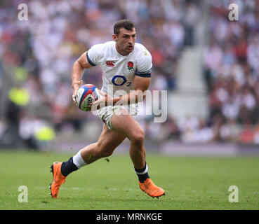 Twickenham Stadium, London, UK. 27. Mai, 2018. Internationalen Rugby freundlich, England gegen Barbaren; Jonny kann von England Credit: Aktion plus Sport/Alamy leben Nachrichten Stockfoto